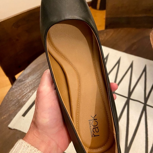 Nordstrom Rack Women's Faux Leather Pointed-Toe
Heels. - Picture 5 of 7